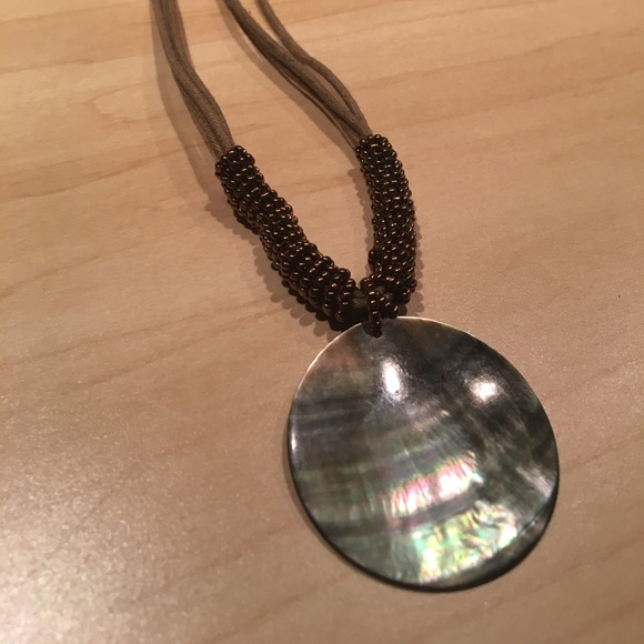 Shell Necklace - Picture 3 of 3